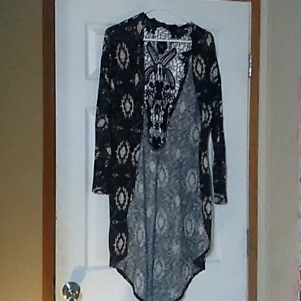 Xhilaration medium, colorful patterned overcoat